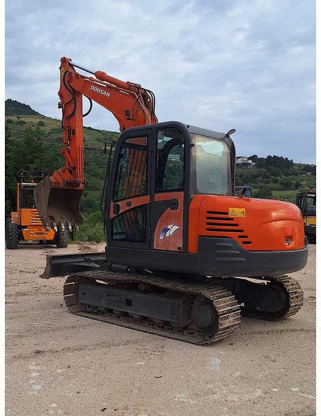 Doosan SOLAR 75V - Excavadora: foto 1 Doosan SOLAR 75V - Excavadora: foto 1