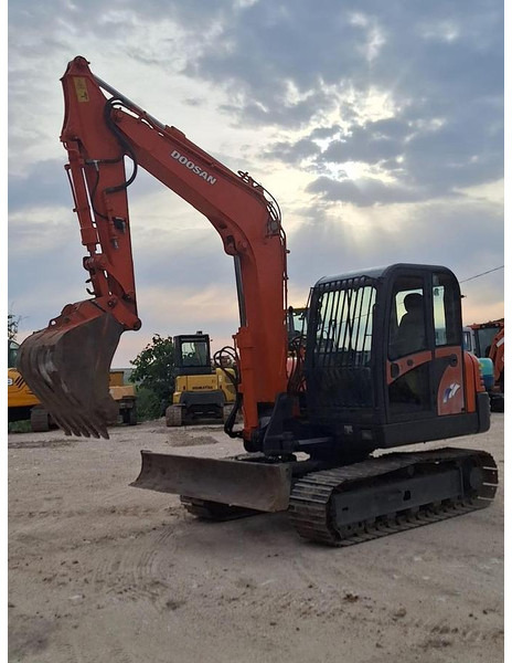 Doosan SOLAR 75V - Excavadora: foto 2 Doosan SOLAR 75V - Excavadora: foto 2