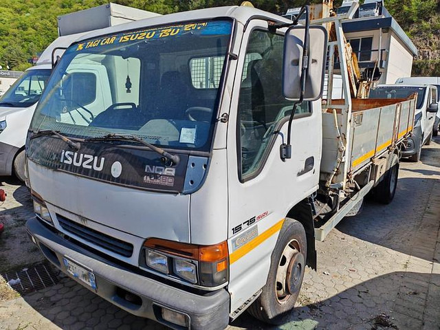 Isuzu 15.75 - Furgoneta basculante: foto 1 Isuzu 15.75 - Furgoneta basculante: foto 1