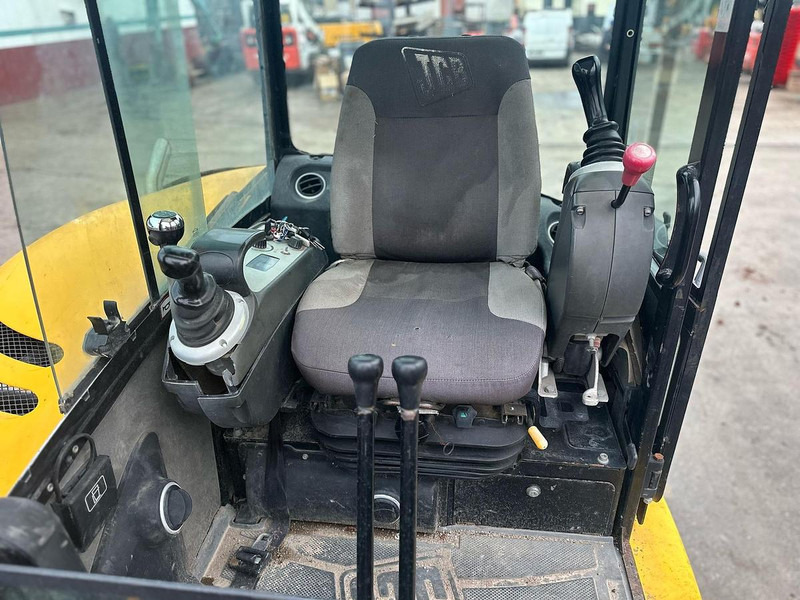 Miniexcavadora JCB 8065: foto 9