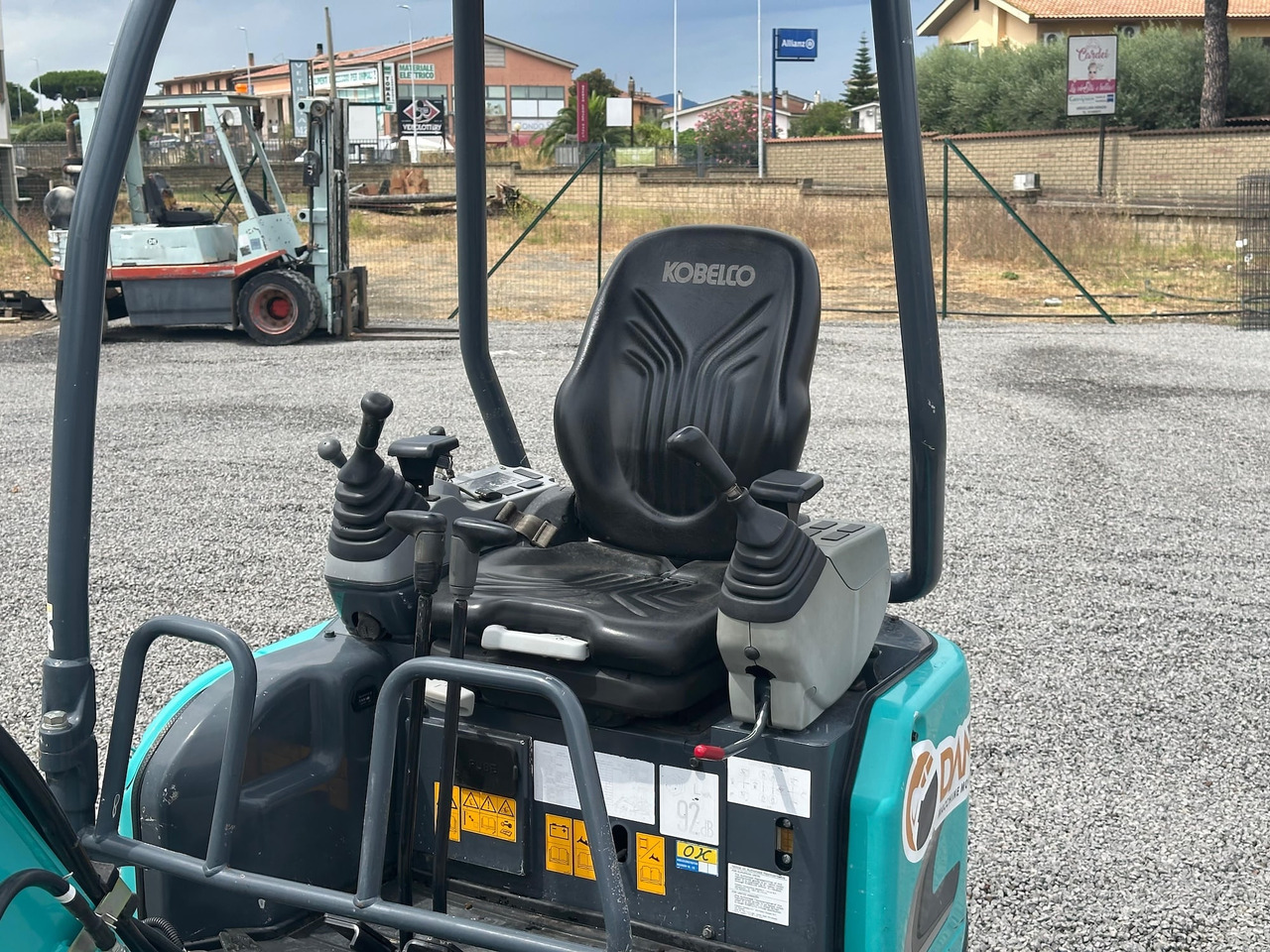 Miniexcavadora KOBELCO SK17SR-3E: foto 9