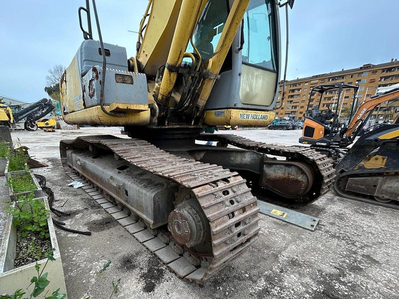 New Holland E215B - Excavadora: foto 1 New Holland E215B - Excavadora: foto 1