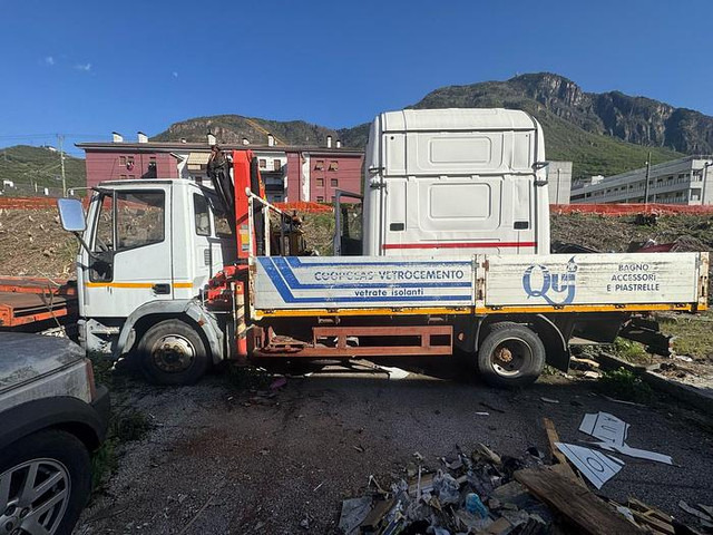 Iveco EUROCARGO - Remolque: foto 1 Iveco EUROCARGO - Remolque: foto 1