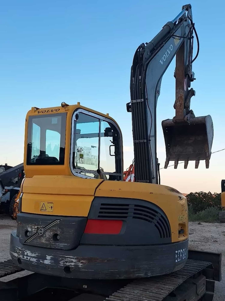 VOLVO ECR88 PLUS - Miniexcavadora: foto 2 VOLVO ECR88 PLUS - Miniexcavadora: foto 2