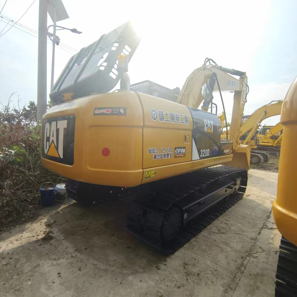 Excavadora de cadenas CATERPILLAR 320D2L: foto 7