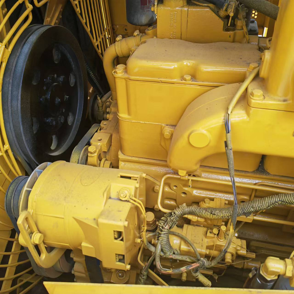 Bulldozer CATERPILLAR D8R: foto 6