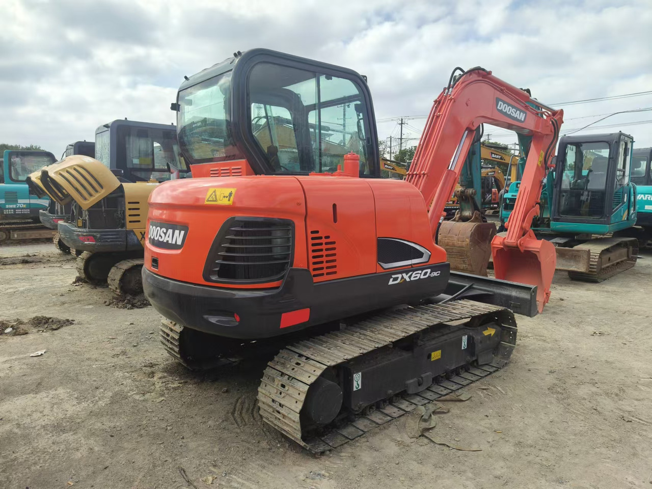 DOOSAN DX60 - Excavadora: foto 3 DOOSAN DX60 - Excavadora: foto 3