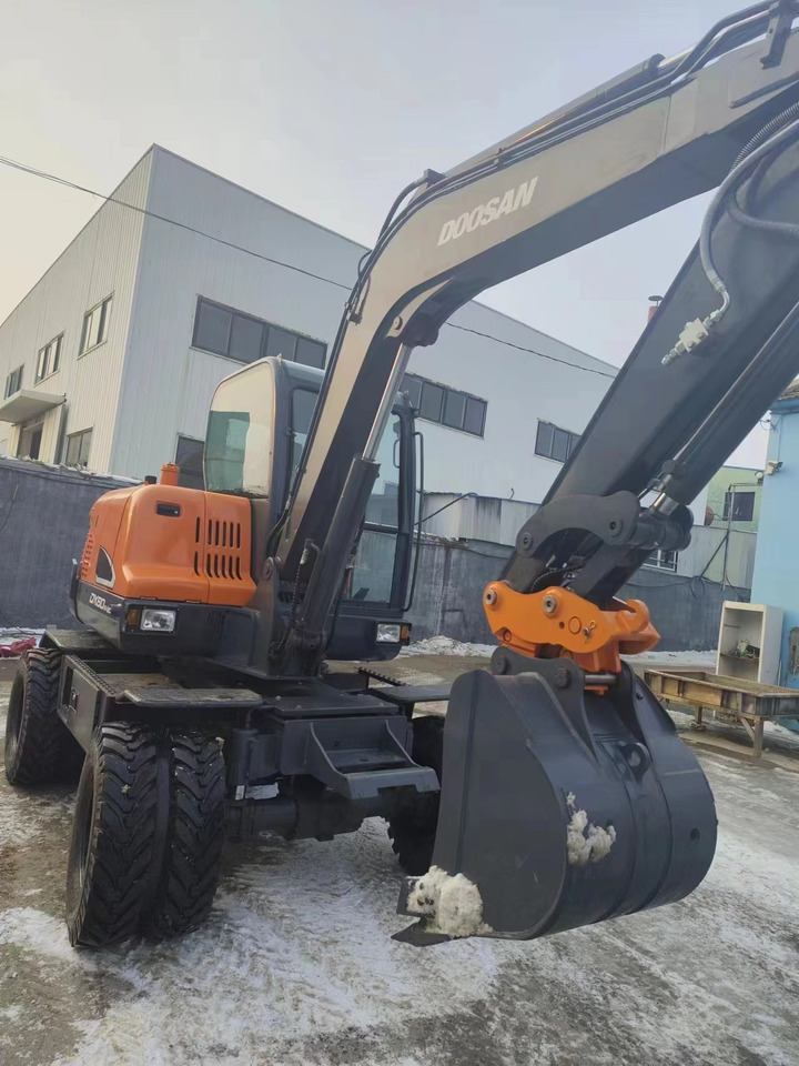 DOOSAN DX60w-9c - Miniexcavadora: foto 1 DOOSAN DX60w-9c - Miniexcavadora: foto 1
