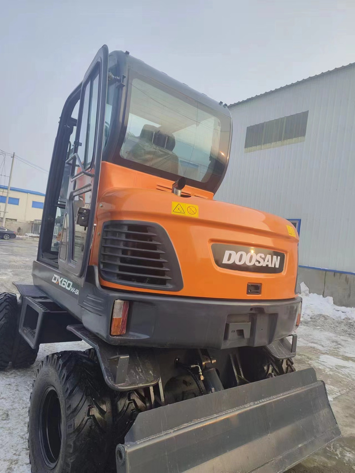 DOOSAN DX60w-9c - Miniexcavadora: foto 3 DOOSAN DX60w-9c - Miniexcavadora: foto 3