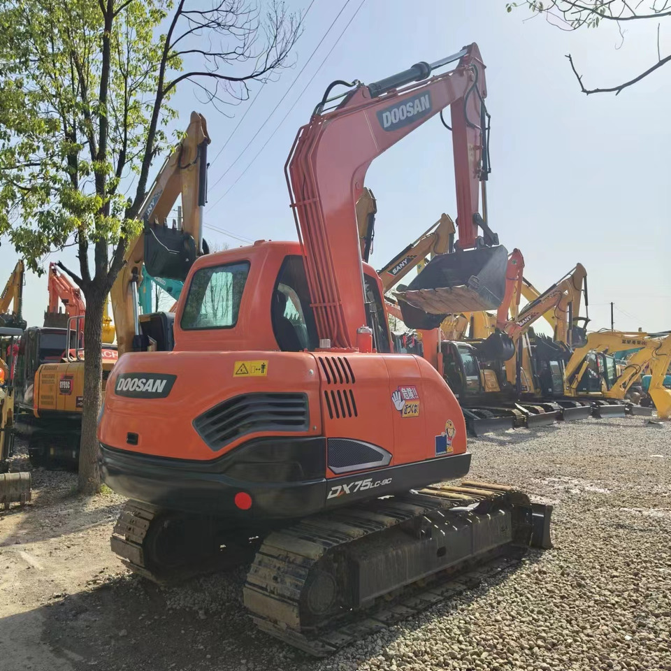 DOOSAN DX75 - Miniexcavadora: foto 2 DOOSAN DX75 - Miniexcavadora: foto 2