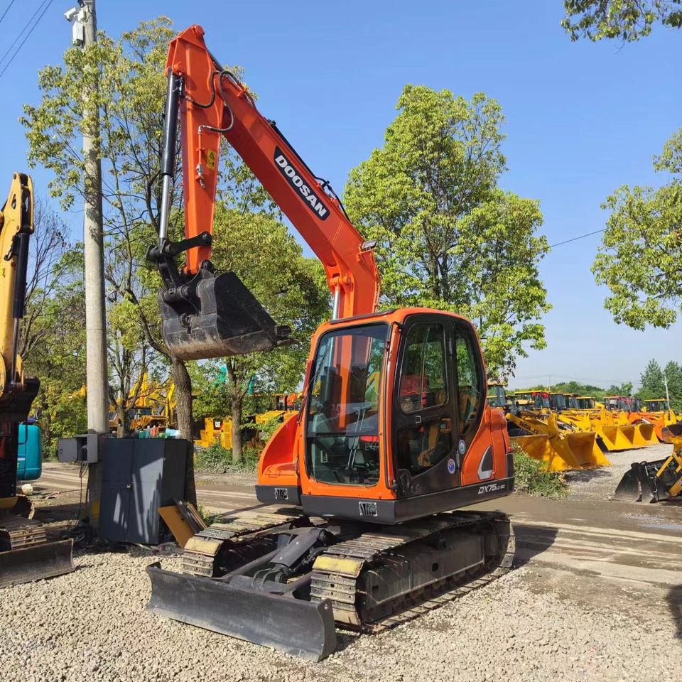 DOOSAN DX75 - Miniexcavadora: foto 3 DOOSAN DX75 - Miniexcavadora: foto 3