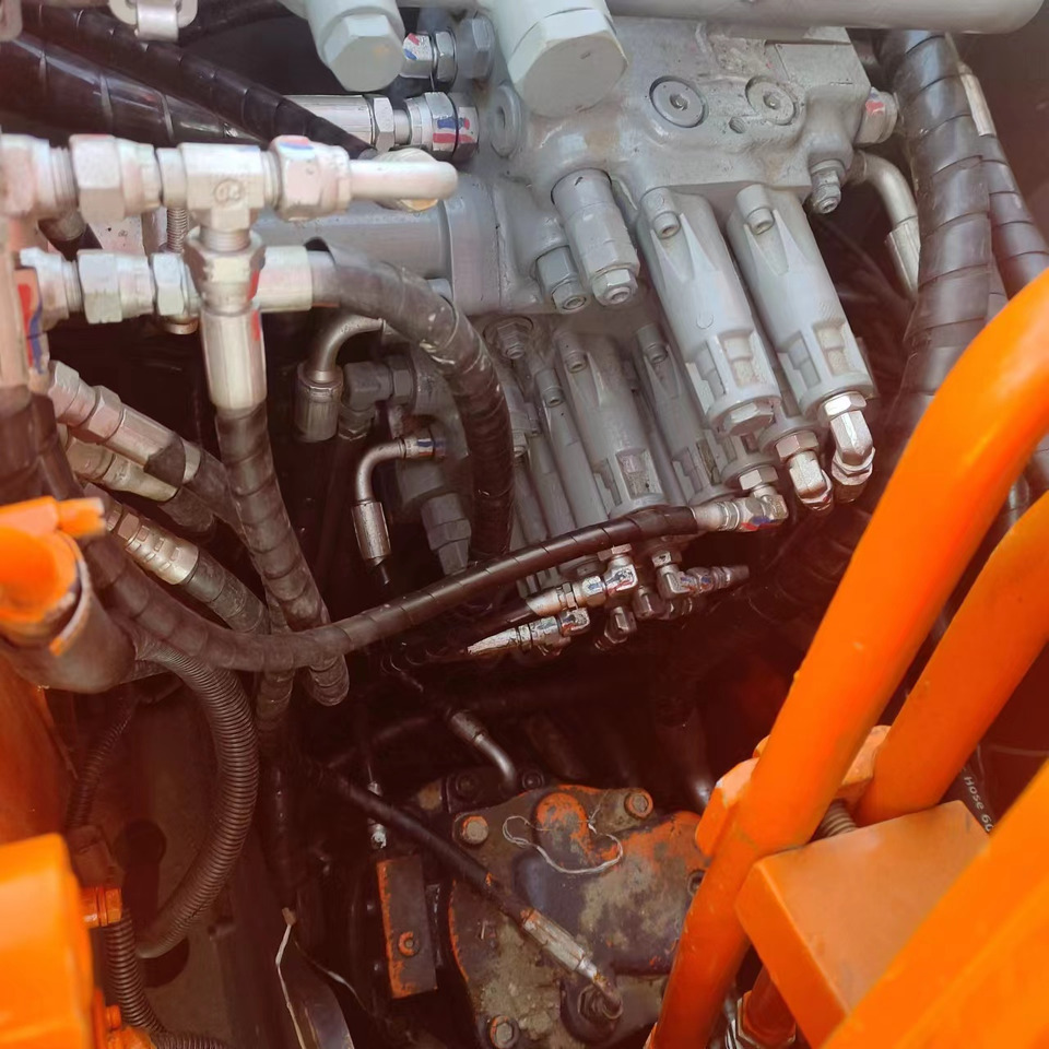Excavadora de cadenas HITACHI ZX70: foto 14