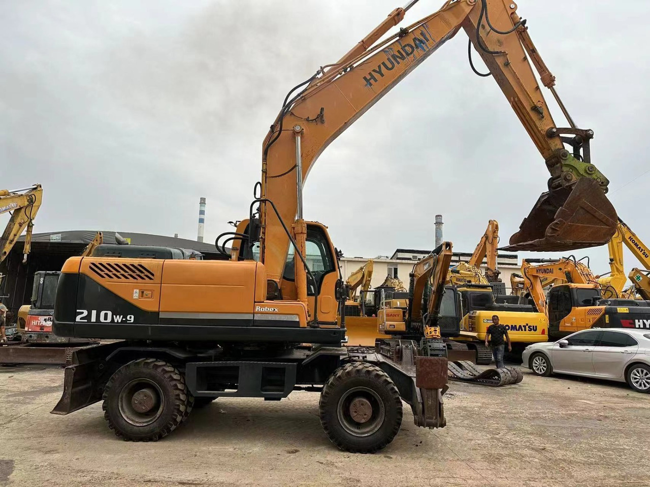 Hyundai 210w-9 - Excavadora de ruedas: foto 1 Hyundai 210w-9 - Excavadora de ruedas: foto 1