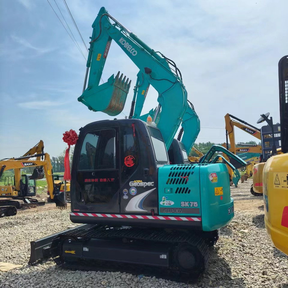 KOBELCO SK75-8 - Excavadora de cadenas: foto 2 KOBELCO SK75-8 - Excavadora de cadenas: foto 2