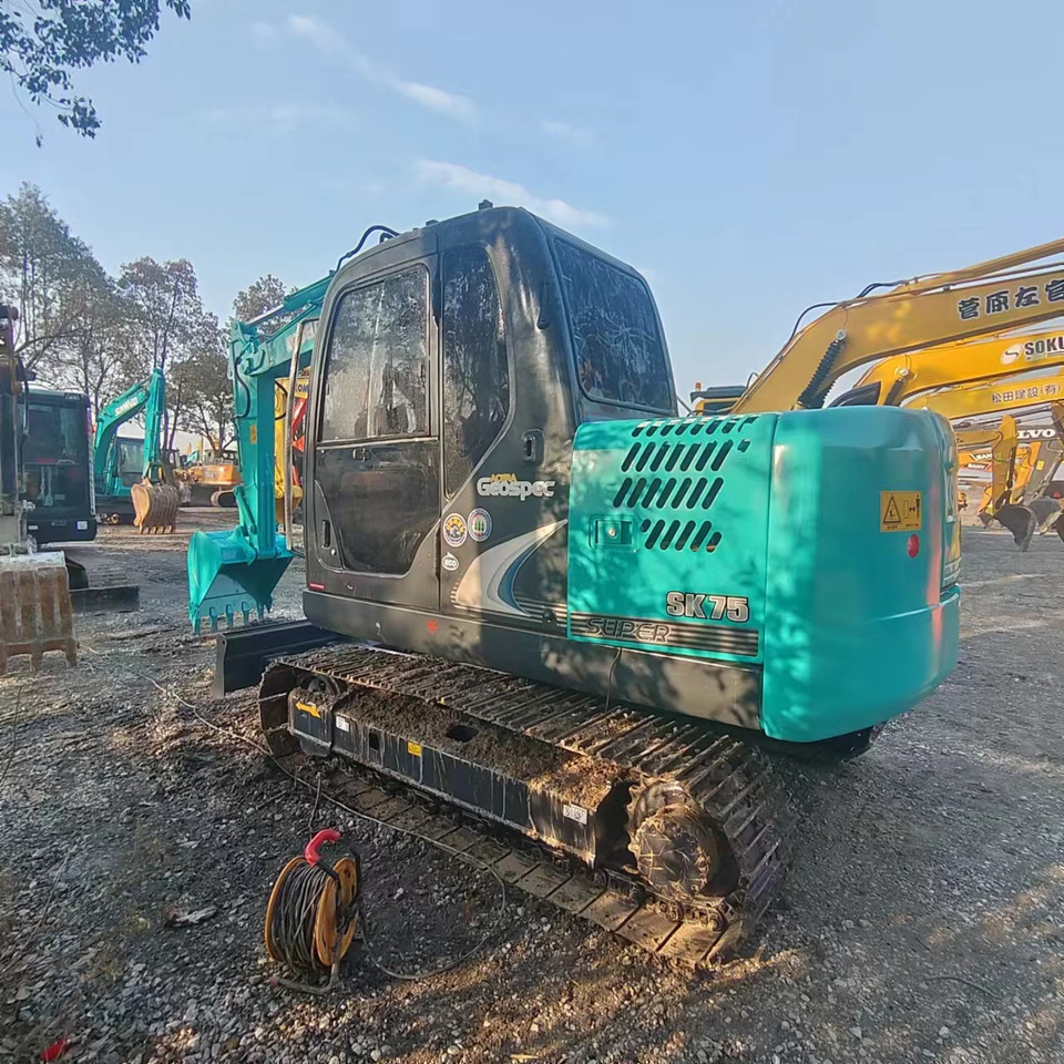 Excavadora de cadenas KOBELCO SK75: foto 12