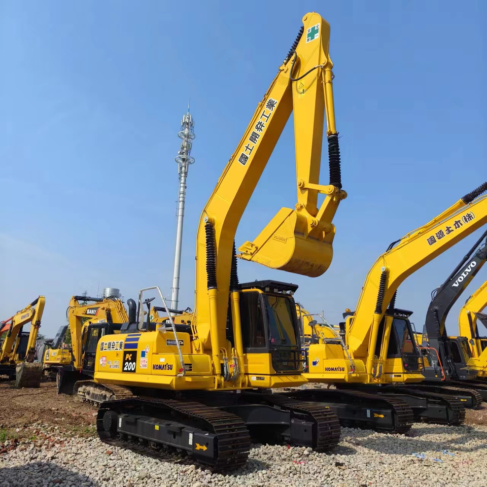 KOMATSU PC 200-8N1 - Excavadora de cadenas: foto 3 KOMATSU PC 200-8N1 - Excavadora de cadenas: foto 3