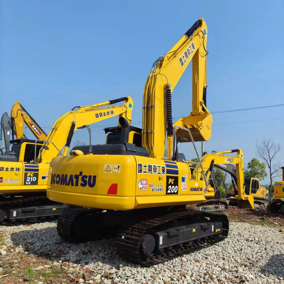 KOMATSU PC 200-8N1 - Excavadora de cadenas: foto 2 KOMATSU PC 200-8N1 - Excavadora de cadenas: foto 2