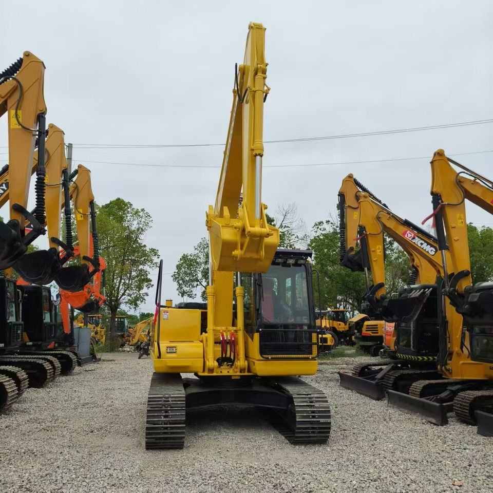 Excavadora de cadenas KOMATSU PC110: foto 7