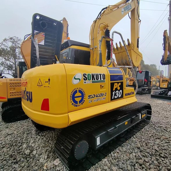 KOMATSU PC130 - Excavadora de cadenas: foto 2 KOMATSU PC130 - Excavadora de cadenas: foto 2