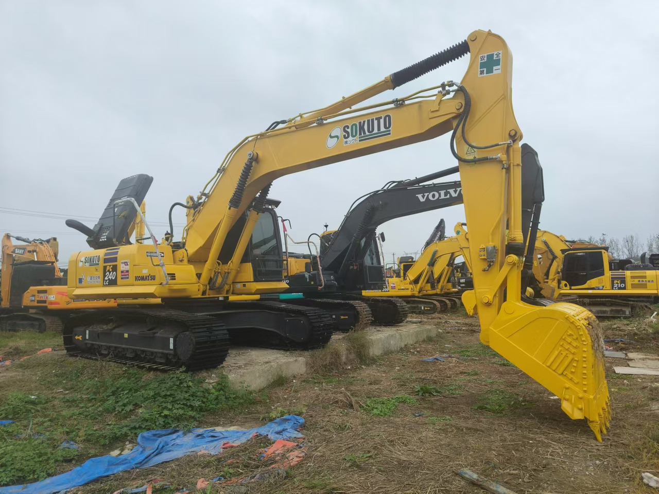 KOMATSU PC240LC-8 - Excavadora de cadenas: foto 2 KOMATSU PC240LC-8 - Excavadora de cadenas: foto 2