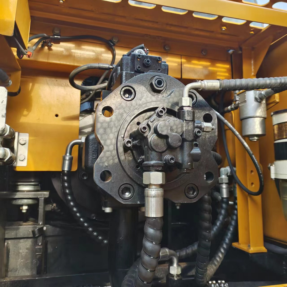 SANY SY305H - Excavadora de cadenas: foto 4 SANY SY305H - Excavadora de cadenas: foto 4