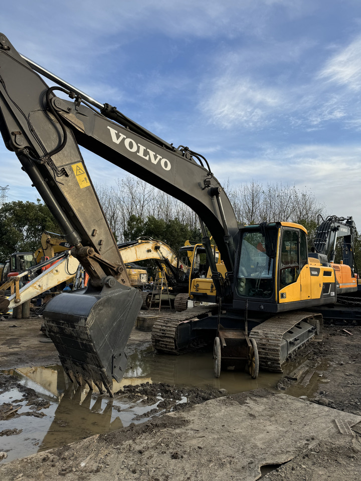 VOLVO EC220D - Excavadora de cadenas: foto 3 VOLVO EC220D - Excavadora de cadenas: foto 3