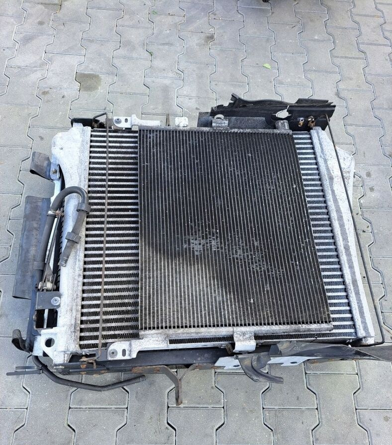 Behr KOMPLET CHŁODNICA VOLVO FE RENAULT PREMIUM DXI 7 - Radiador para Camión: foto 4 Behr KOMPLET CHŁODNICA VOLVO FE RENAULT PREMIUM DXI 7 - Radiador para Camión: foto 4