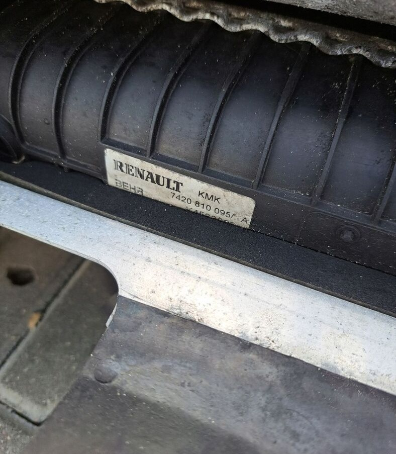 Behr KOMPLET CHŁODNICA VOLVO FE RENAULT PREMIUM DXI 7 - Radiador para Camión: foto 5 Behr KOMPLET CHŁODNICA VOLVO FE RENAULT PREMIUM DXI 7 - Radiador para Camión: foto 5