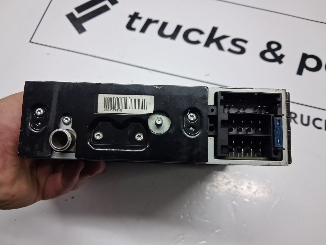 DELPHI RADIO DELPHI RADIOODTWARZACZ CD 12V RENAULT PREMIUM MIDLUM GAMA T ORYGINAŁ - Cabina e interior para Camión: foto 4 DELPHI RADIO DELPHI RADIOODTWARZACZ CD 12V RENAULT PREMIUM MIDLUM GAMA T ORYGINAŁ - Cabina e interior para Camión: foto 4