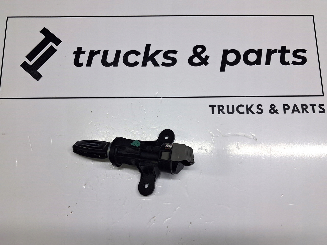 FORD STACYJKA Z KLUCZYKIEM FORD F-MAX EURO 6 - Sistema eléctrico para Camión: foto 1 FORD STACYJKA Z KLUCZYKIEM FORD F-MAX EURO 6 - Sistema eléctrico para Camión: foto 1