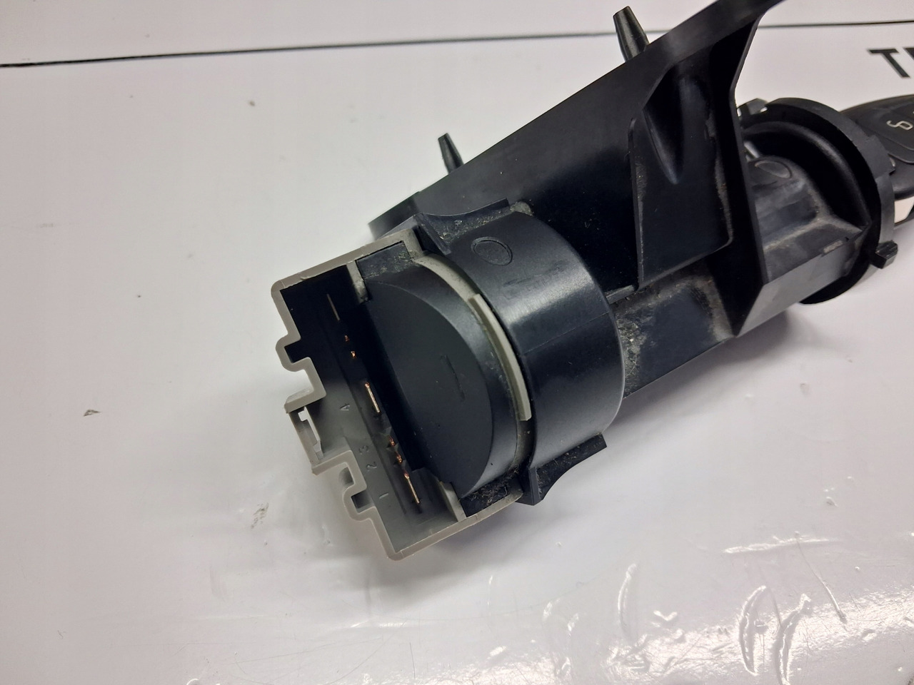 FORD STACYJKA Z KLUCZYKIEM FORD F-MAX EURO 6 - Sistema eléctrico para Camión: foto 4 FORD STACYJKA Z KLUCZYKIEM FORD F-MAX EURO 6 - Sistema eléctrico para Camión: foto 4