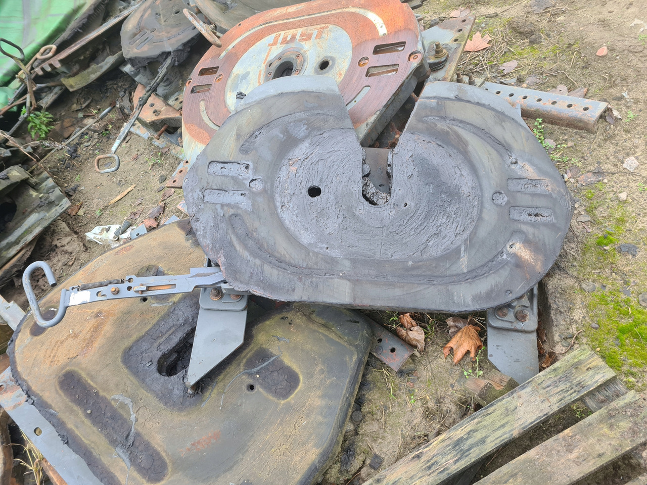 JOST SIODŁO JOST 160 MM WSPORNIK VOLVO FH FM 9 13 4 - Quinta rueda para Camión: foto 1 JOST SIODŁO JOST 160 MM WSPORNIK VOLVO FH FM 9 13 4 - Quinta rueda para Camión: foto 1