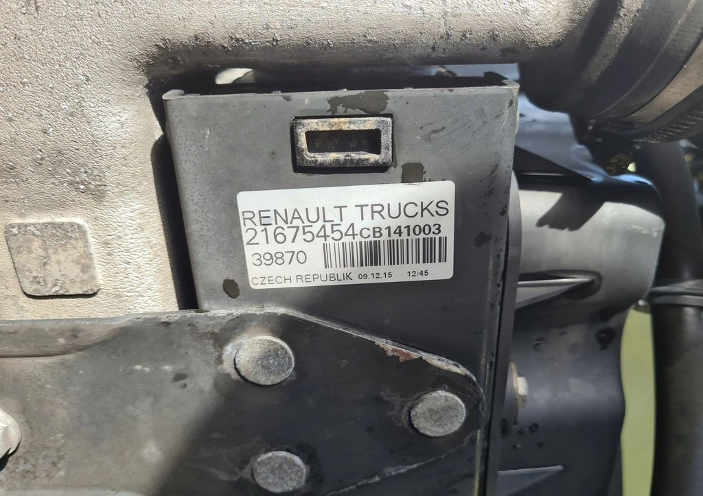 KOMPLET CHŁODNIC CHŁODNICA INTERCOOLER RENAULT GAMA DTI 8 VOLVO FL D8K 21675454 21657617 - Radiador: foto 3 KOMPLET CHŁODNIC CHŁODNICA INTERCOOLER RENAULT GAMA DTI 8 VOLVO FL D8K 21675454 21657617 - Radiador: foto 3