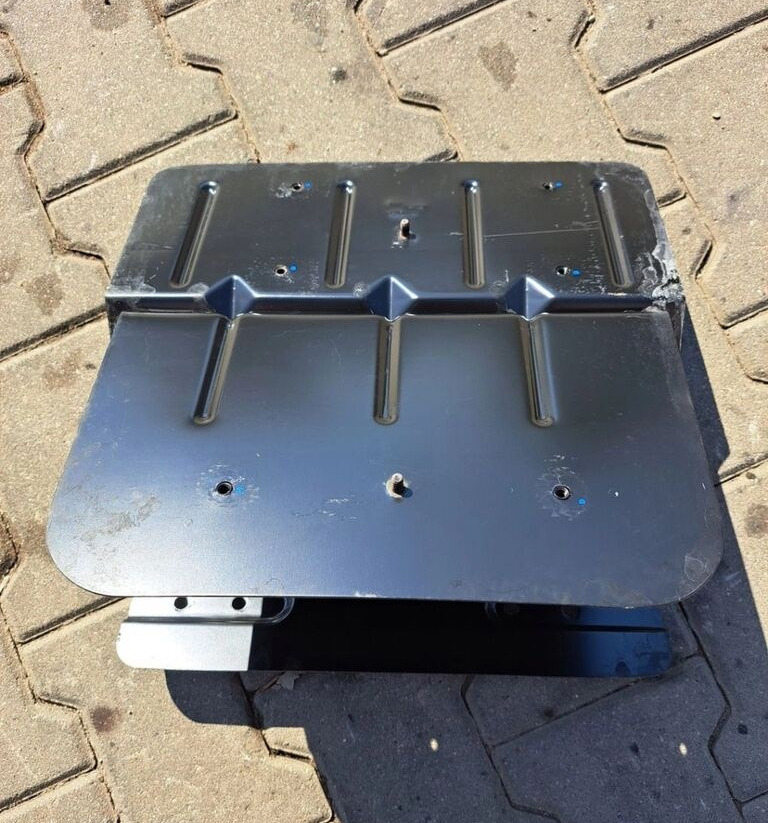 MOCOWANIE PRAWE BŁOTNIKA PODKABINOWEGO NADKOLA FORD F-MAX EURO 6 Ford F-MAX JC46 Ford F-MAX truck - Cabina e interior para Camión: foto 3 MOCOWANIE PRAWE BŁOTNIKA PODKABINOWEGO NADKOLA FORD F-MAX EURO 6 Ford F-MAX JC46 Ford F-MAX truck - Cabina e interior para Camión: foto 3