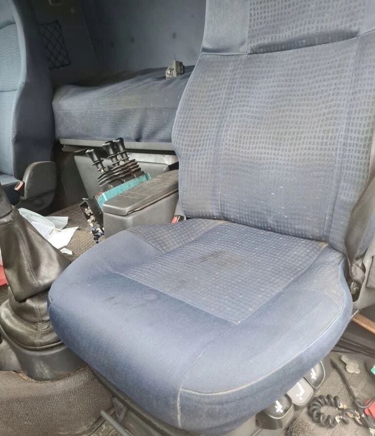 PNEUMATYCZNY KIEROWCY LEWY Volvo FH FM 9 12 13 - Asiento para Camión: foto 1 PNEUMATYCZNY KIEROWCY LEWY Volvo FH FM 9 12 13 - Asiento para Camión: foto 1