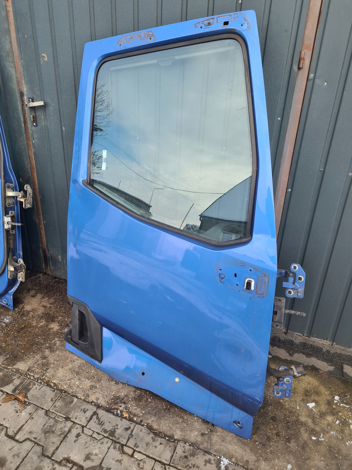 RENAULT DRZWI KOMPLETNE PRAWE RENAULT GAMA RANGE HIGH WYSOKA KABINA - Puerta y piezas para Camión: foto 2 RENAULT DRZWI KOMPLETNE PRAWE RENAULT GAMA RANGE HIGH WYSOKA KABINA - Puerta y piezas para Camión: foto 2