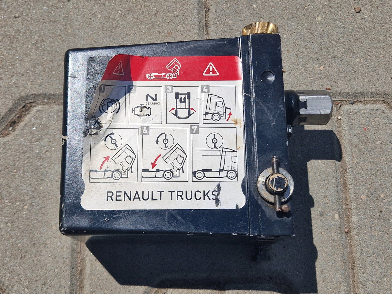 RENAULT POMPKA PODNOSZENIA KABINY RENAULT GAMA T RANGE C K - Suspensión de cabina para Camión: foto 1 RENAULT POMPKA PODNOSZENIA KABINY RENAULT GAMA T RANGE C K - Suspensión de cabina para Camión: foto 1