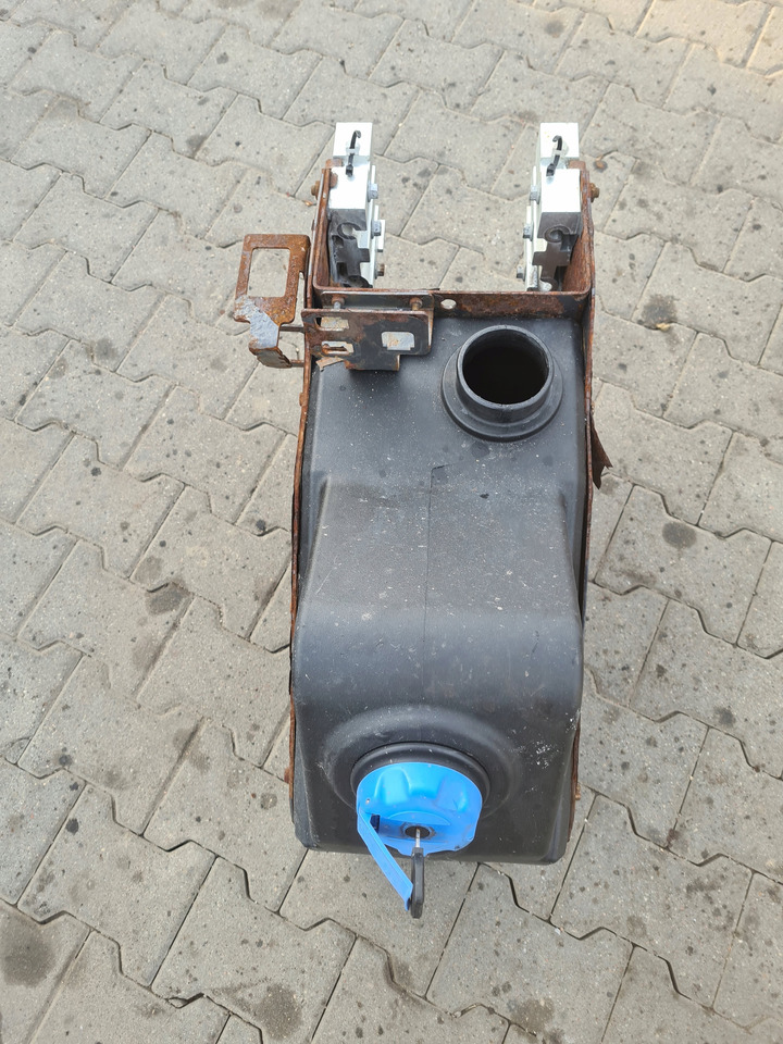 RENAULT ZBIORNIK ADBLUE Z MOCOWANIAMI RENAULT GAMA D VOLVO FL EURO 6 - Depósito de AdBlue para Camión: foto 4 RENAULT ZBIORNIK ADBLUE Z MOCOWANIAMI RENAULT GAMA D VOLVO FL EURO 6 - Depósito de AdBlue para Camión: foto 4