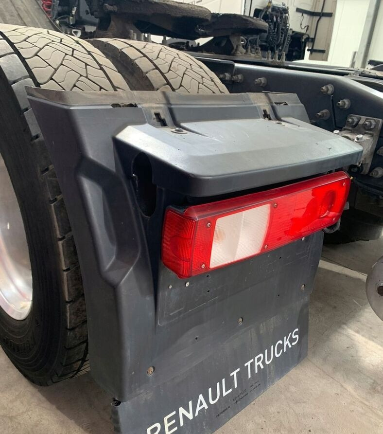Renault BŁOTNIK LEWY TYŁ KOMPLETNY RENAULT GAMA T C RANGE - Guardabarros para Camión: foto 3 Renault BŁOTNIK LEWY TYŁ KOMPLETNY RENAULT GAMA T C RANGE - Guardabarros para Camión: foto 3