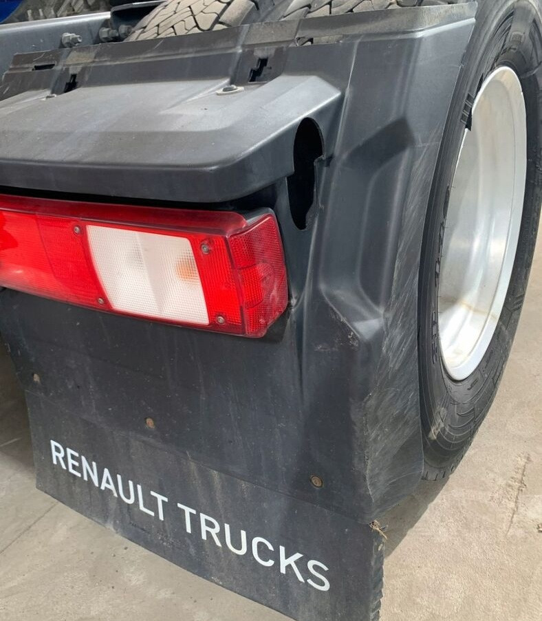 Renault BŁOTNIK PRAWY TYŁ KOMPLETNY RENAULT GAMA T C RANGE - Guardabarros para Camión: foto 1 Renault BŁOTNIK PRAWY TYŁ KOMPLETNY RENAULT GAMA T C RANGE - Guardabarros para Camión: foto 1