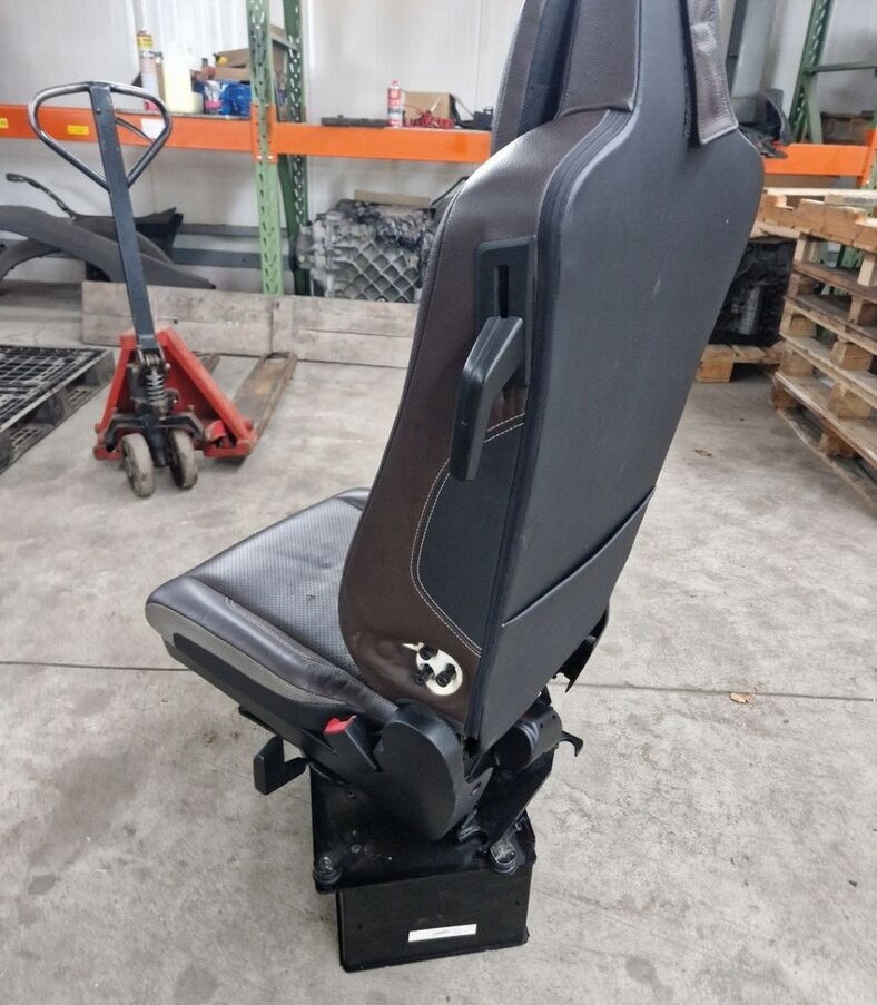 Renault FOTEL SIEDZENIE PASAŻERA RENAULT RANGE GAMA T C K OBROTOWY OBRAC - Asiento para Camión: foto 4 Renault FOTEL SIEDZENIE PASAŻERA RENAULT RANGE GAMA T C K OBROTOWY OBRAC - Asiento para Camión: foto 4