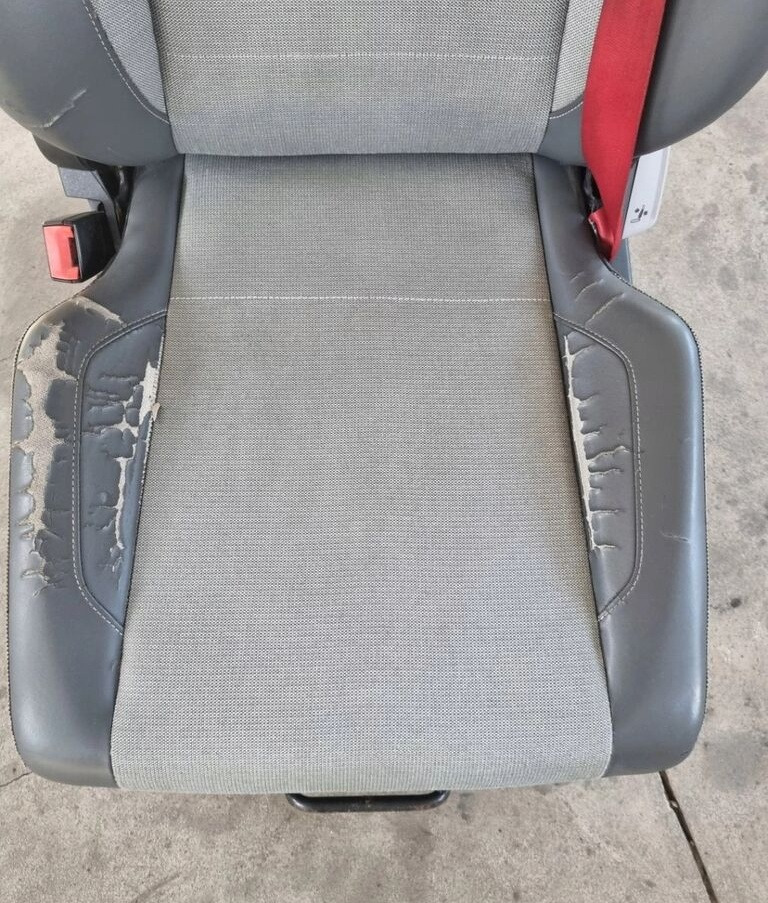 Renault LEWY SIEDZENIE KIEROWCY Renault RANGE GAMA T C K - Asiento para Camión: foto 2 Renault LEWY SIEDZENIE KIEROWCY Renault RANGE GAMA T C K - Asiento para Camión: foto 2