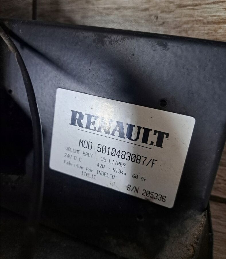 Renault LODÓWKA CHŁODZIARKA RENAULT MAGNUM DXI E-TECH 5010483087 - Cabina e interior para Camión: foto 2 Renault LODÓWKA CHŁODZIARKA RENAULT MAGNUM DXI E-TECH 5010483087 - Cabina e interior para Camión: foto 2