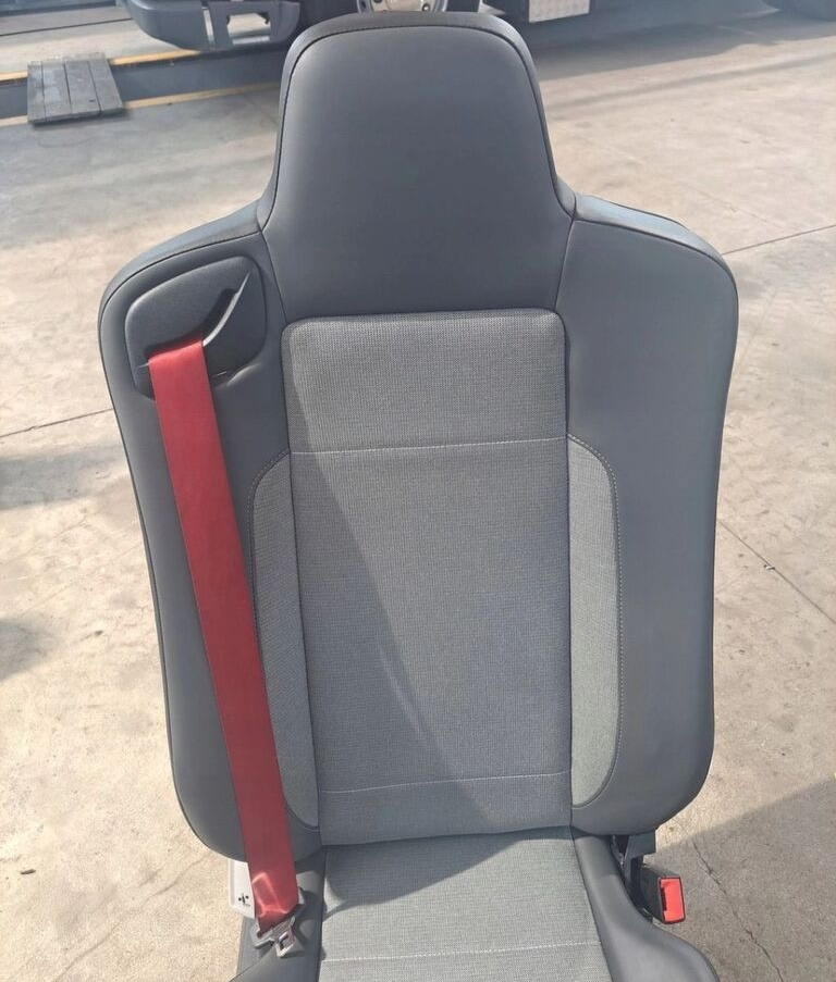 Renault PRAWY SIEDZENIE PASAŻERA Renault RANGE GAMA T C K - Asiento para Camión: foto 5 Renault PRAWY SIEDZENIE PASAŻERA Renault RANGE GAMA T C K - Asiento para Camión: foto 5