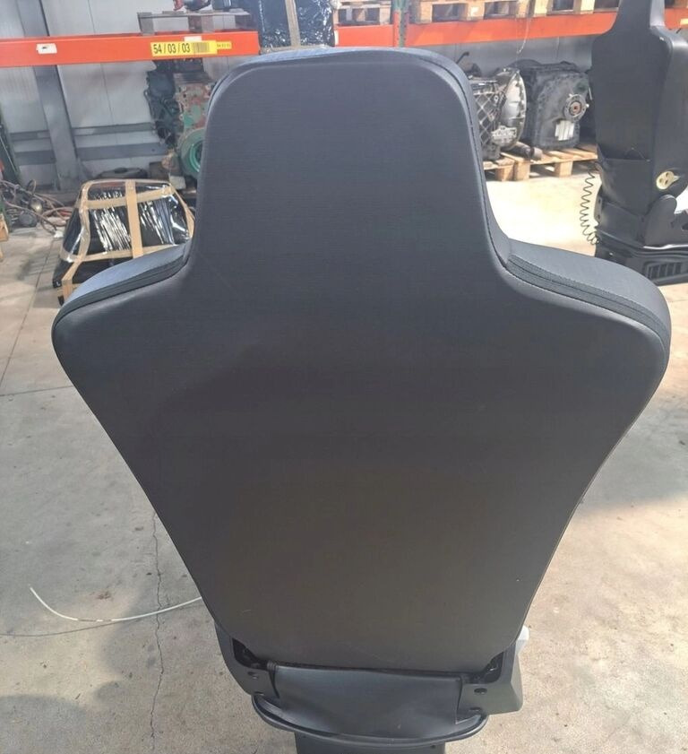 Renault PRAWY SIEDZENIE PASAŻERA Renault RANGE GAMA T C K - Asiento para Camión: foto 3 Renault PRAWY SIEDZENIE PASAŻERA Renault RANGE GAMA T C K - Asiento para Camión: foto 3