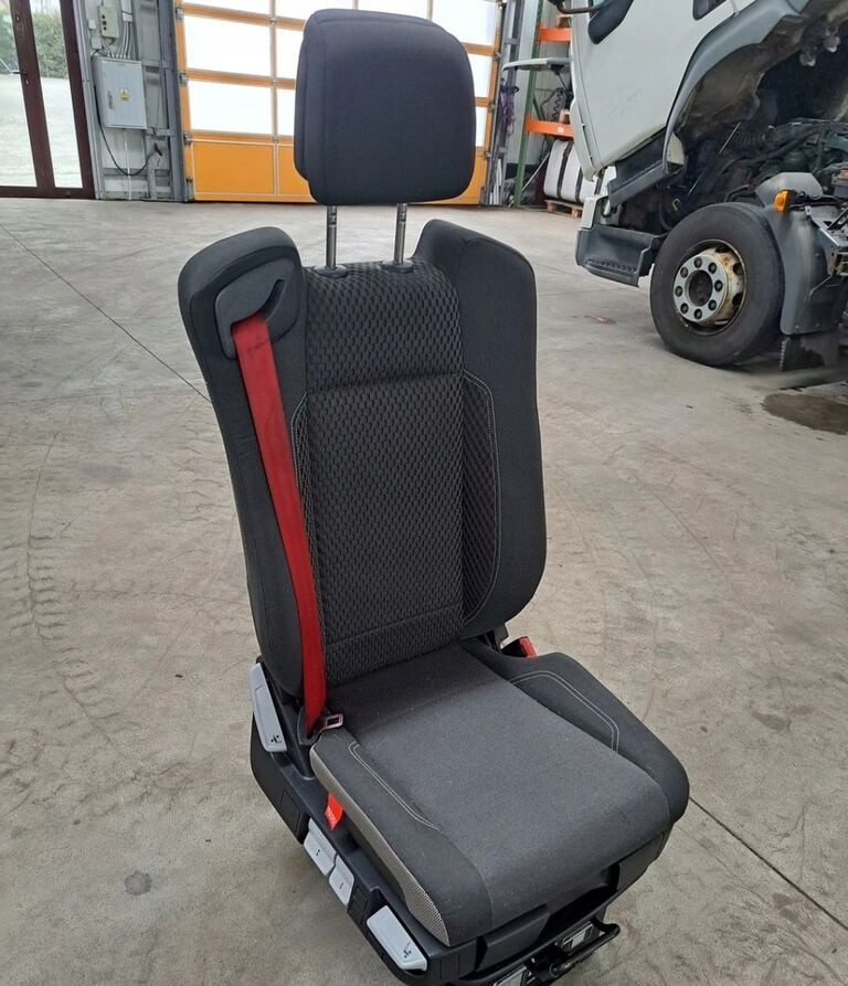 Renault SIEDZENIE PASAŻERA Renault RANGE GAMA T C K - Asiento para Camión: foto 1 Renault SIEDZENIE PASAŻERA Renault RANGE GAMA T C K - Asiento para Camión: foto 1