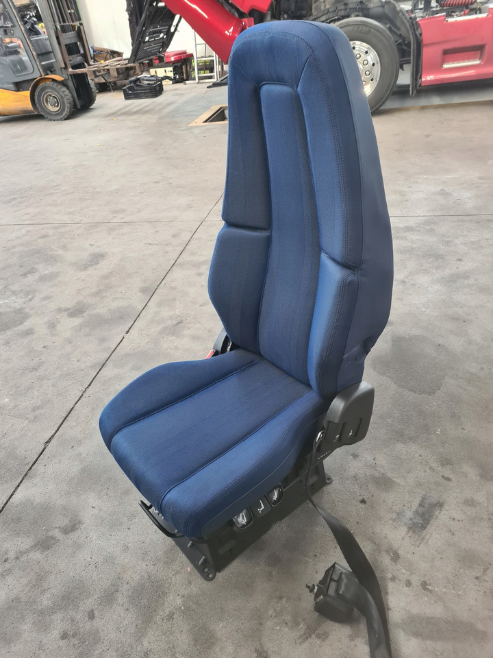 VOLVO FOTEL PNEUMATYCZNY KIEROWCY LEWY VOLVO FH 5 FM 5 - Asiento para Camión: foto 2 VOLVO FOTEL PNEUMATYCZNY KIEROWCY LEWY VOLVO FH 5 FM 5 - Asiento para Camión: foto 2