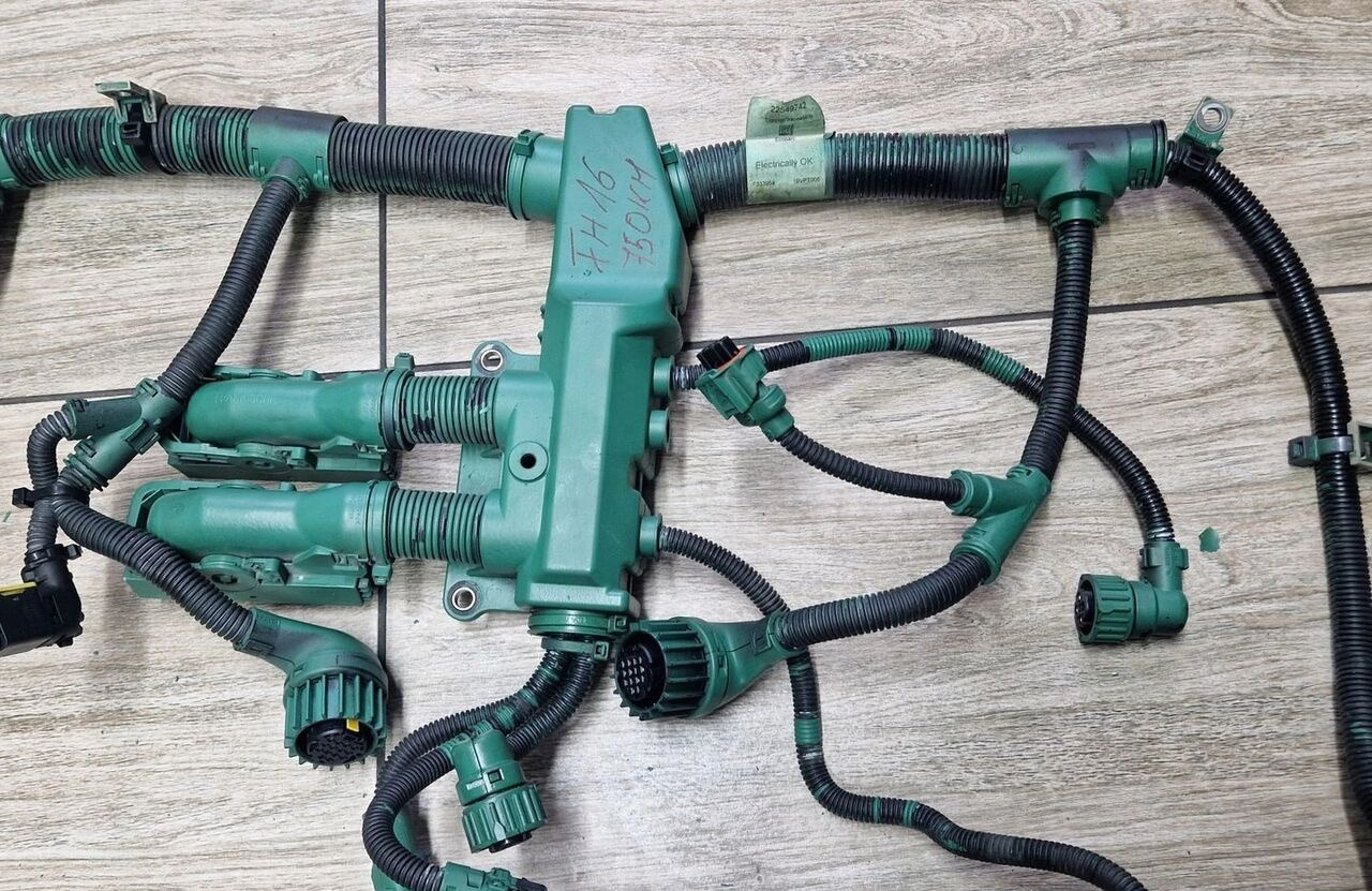 VOLVO WIĄZKA INSTALACJA SILNIKA VOLVO FH 16 D16K EURO 6 22549742 - Cables/ Alambres para Camión: foto 3 VOLVO WIĄZKA INSTALACJA SILNIKA VOLVO FH 16 D16K EURO 6 22549742 - Cables/ Alambres para Camión: foto 3