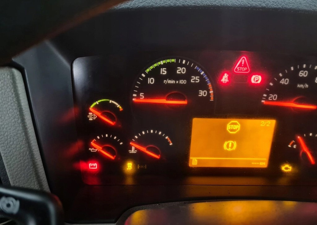 VOLVO ZEGARY LICZNIKI MANUAL VOLVO FL FE EURO 6 - Cabina e interior para Camión: foto 5 VOLVO ZEGARY LICZNIKI MANUAL VOLVO FL FE EURO 6 - Cabina e interior para Camión: foto 5