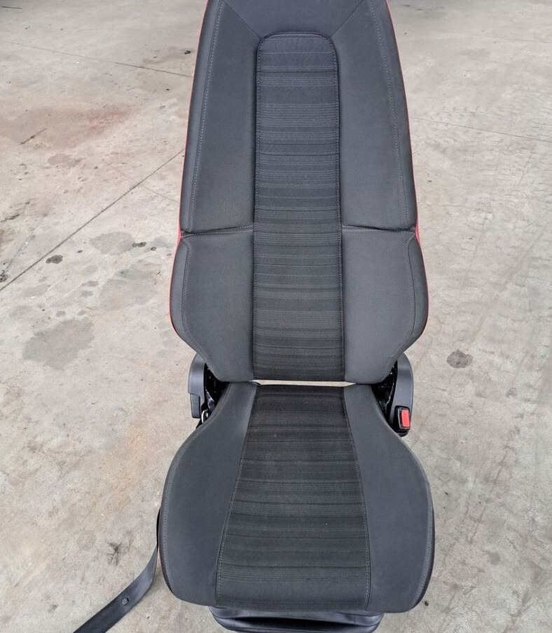 Volvo FOTEL PASAŻERA PRAWY VOLVO FH 4 FM 4 - Asiento para Camión: foto 1 Volvo FOTEL PASAŻERA PRAWY VOLVO FH 4 FM 4 - Asiento para Camión: foto 1